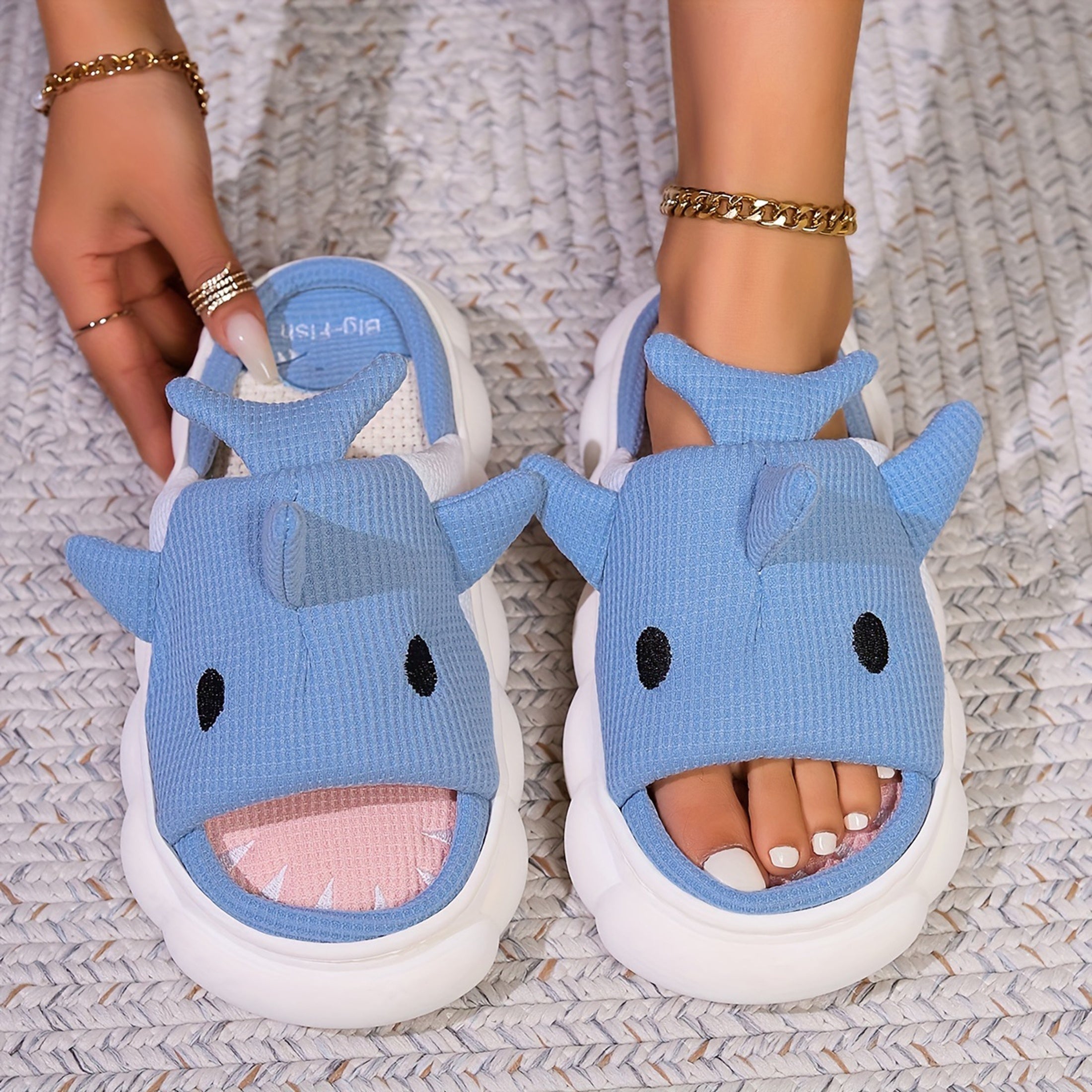 Women's Cartoon Shark Graphic Design Home Slippers With Linen Uppers, Lightweight Slip On Indoor Shoes, Spring Summer And Autumn